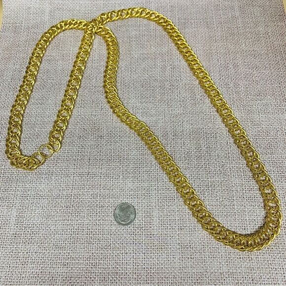 Gold Large Curb Link Chain Necklace - Picture 1 of 3